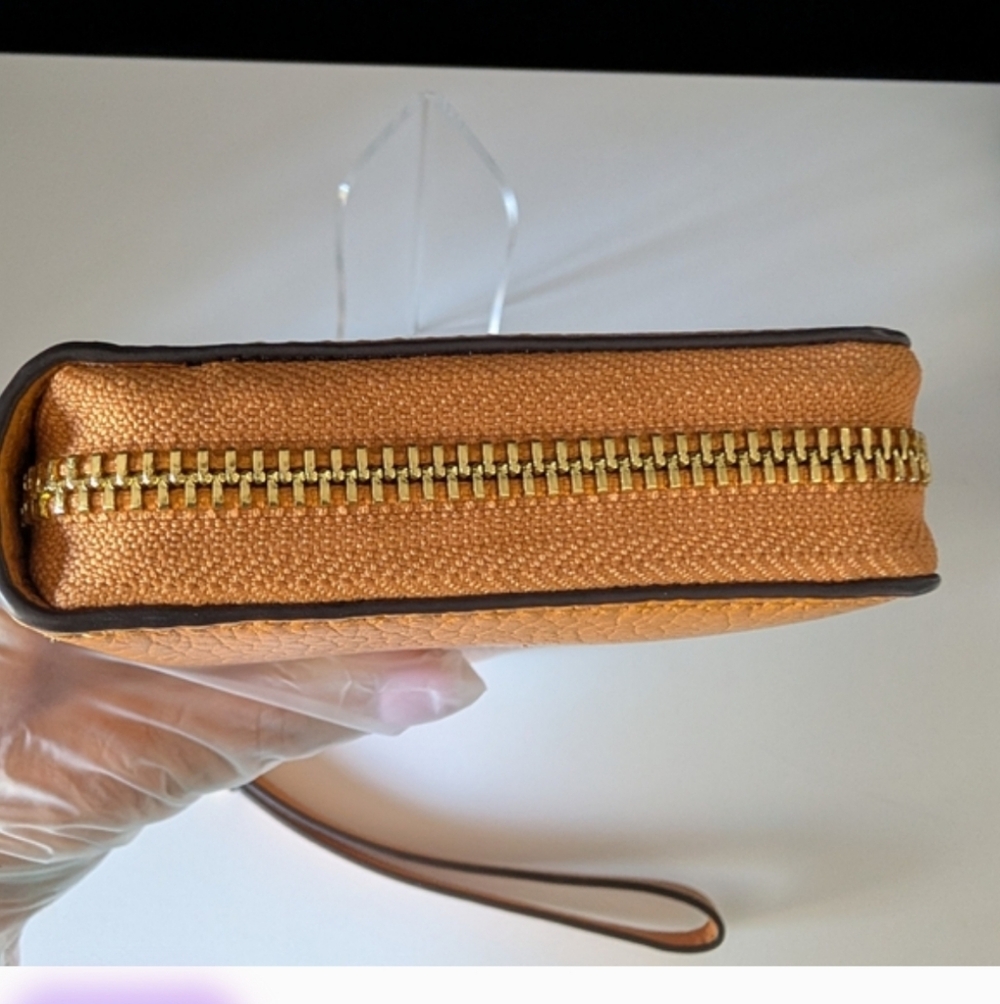 Michael Kors Sunflower Wristlet with Gold Hardware - Picture 5 of 9